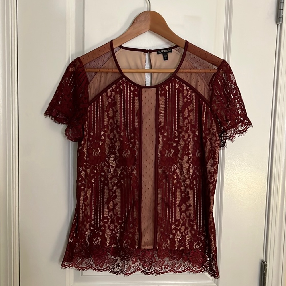 Size L EXPRESS Maroon/deep dark red lace patterned Tshirt